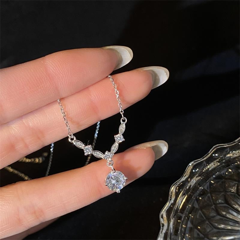 1pcs 999 Sterling Silver V-Shaped Zircon Necklace – Dainty Luxury Design, Perfect Anniversary & Birthday Gift