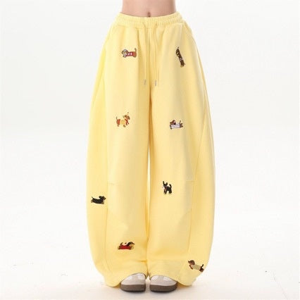 Retro Embroidered Velvet-Quilted Scimitar Pants for Women – Stylish Vintage-Inspired High-Quality Quilted Velvet Pants with Detailed Embroidery, Comfortable Fit, and Unique Scimitar Cut Design