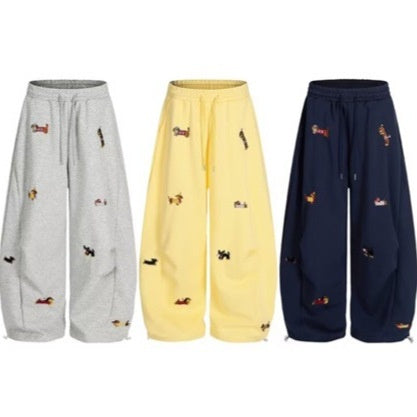 Retro Embroidered Velvet-Quilted Scimitar Pants for Women – Stylish Vintage-Inspired High-Quality Quilted Velvet Pants with Detailed Embroidery, Comfortable Fit, and Unique Scimitar Cut Design