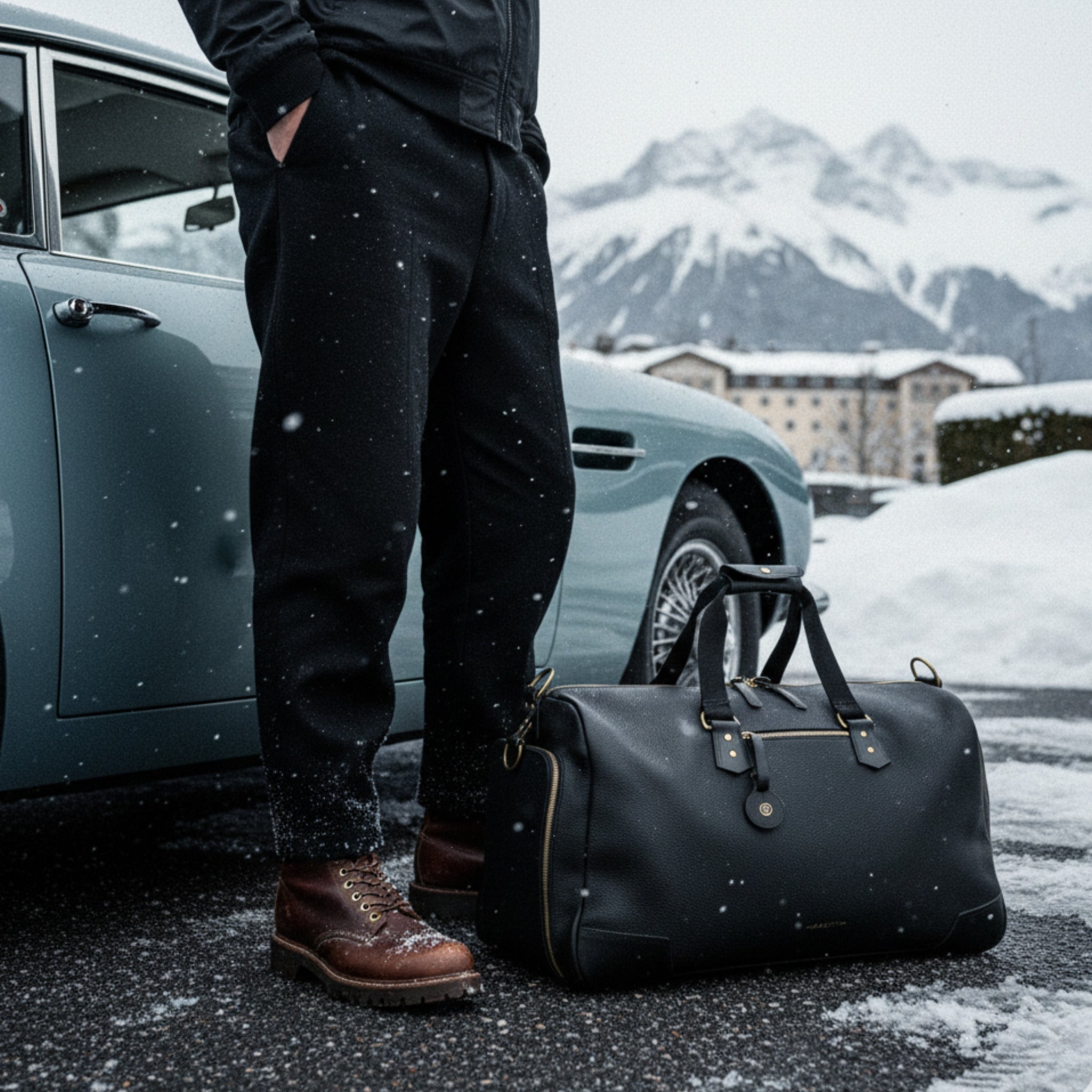 Ultimate Apple Tech Leather Weekender Bag
