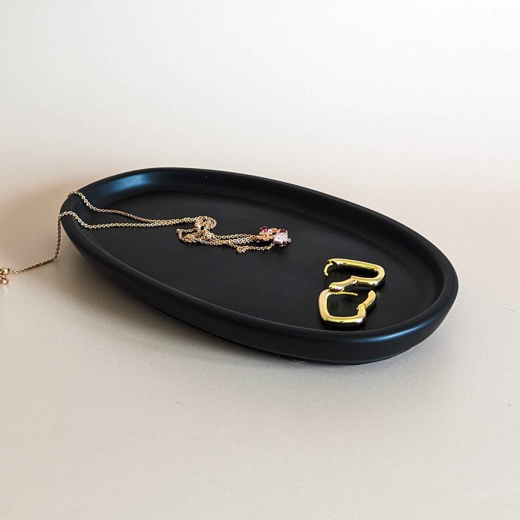 Modern oval display tray-1