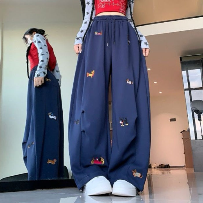 Retro Embroidered Velvet-Quilted Scimitar Pants for Women – Stylish Vintage-Inspired High-Quality Quilted Velvet Pants with Detailed Embroidery, Comfortable Fit, and Unique Scimitar Cut Design